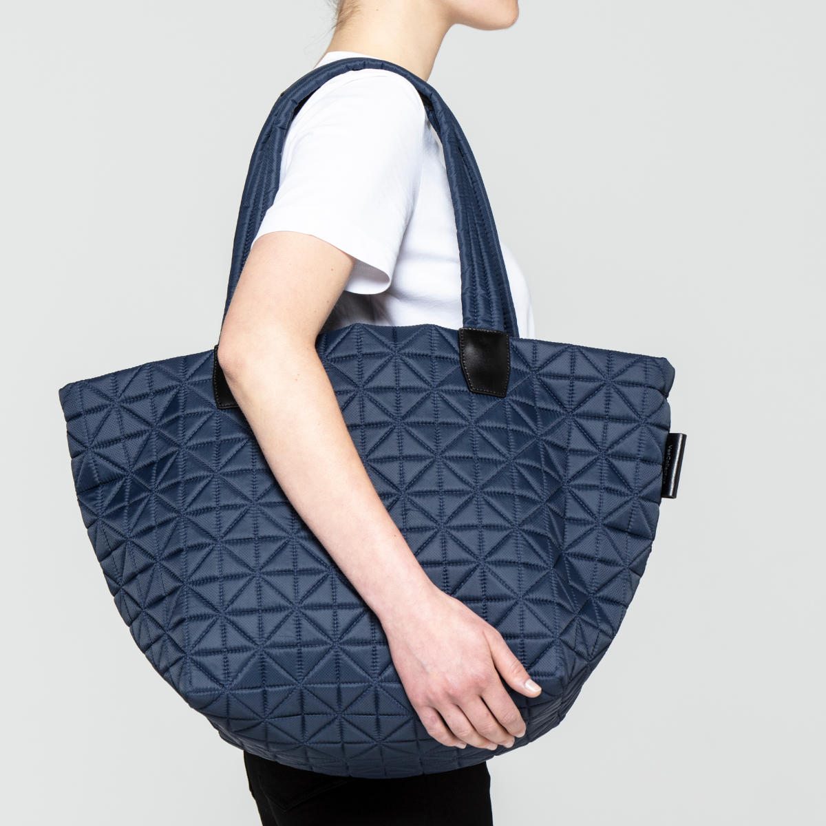 VeeCollective Vee Tote Bag Medium Midnight Blue