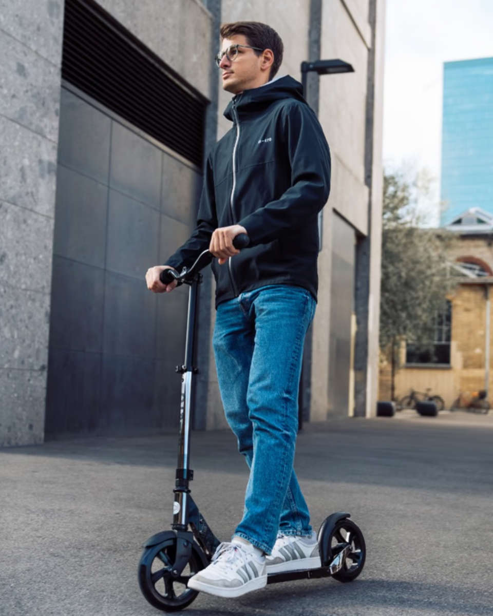 Micro Classic Neochrome Black – Foldable Scooter for Teens & Adults