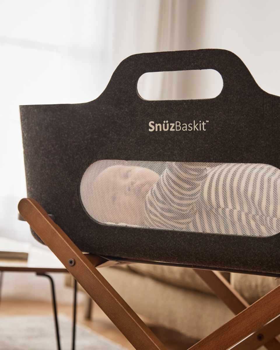 Snüz SnüzBaskit with Stand