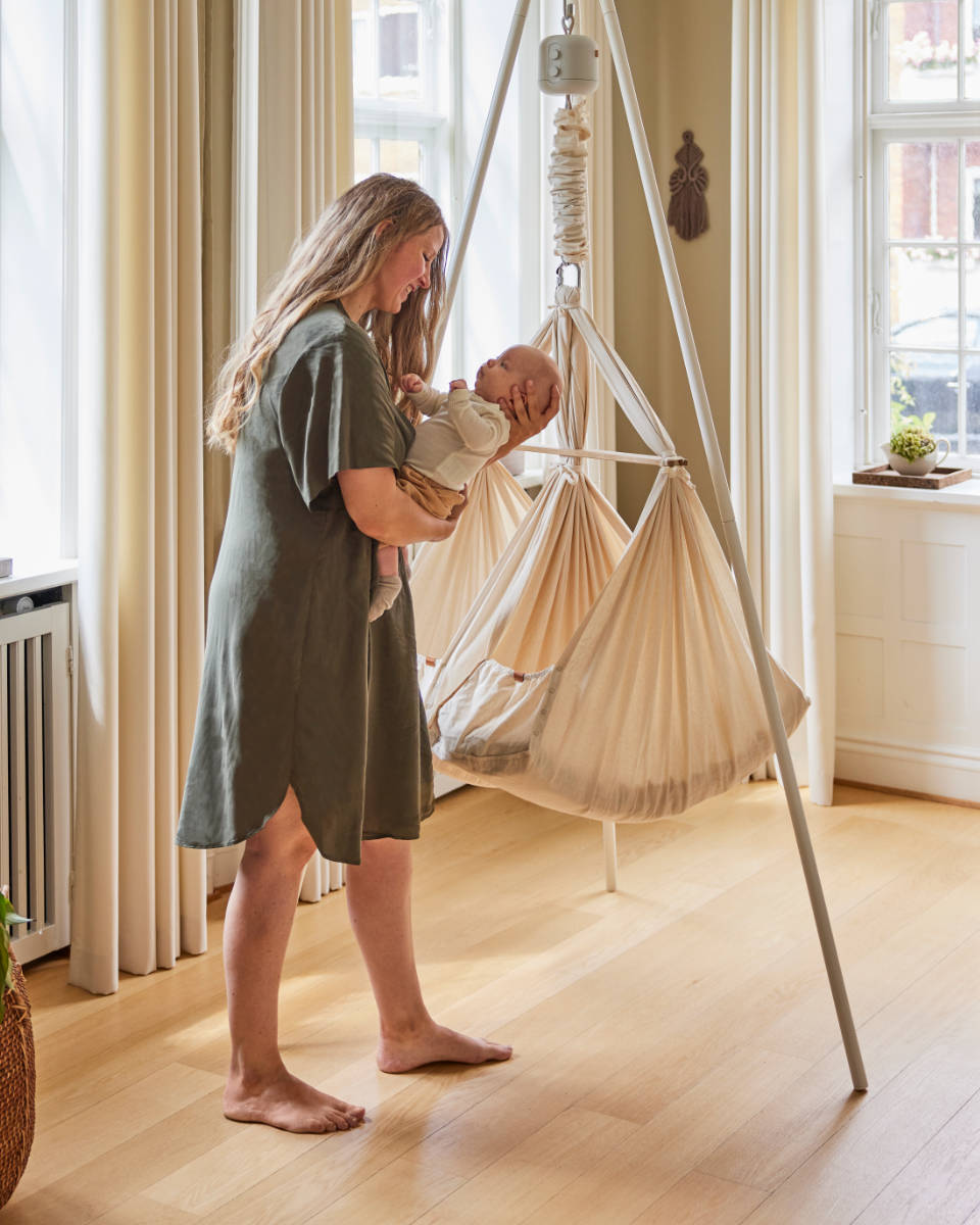 Membantu Basic Set Twin Baby Hammock with Motor and Stand
