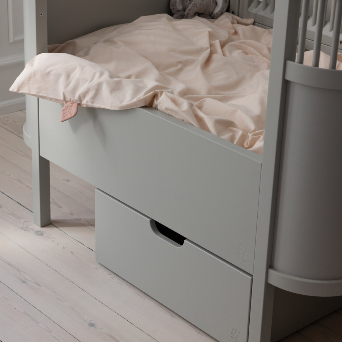 Sebra bed drawer