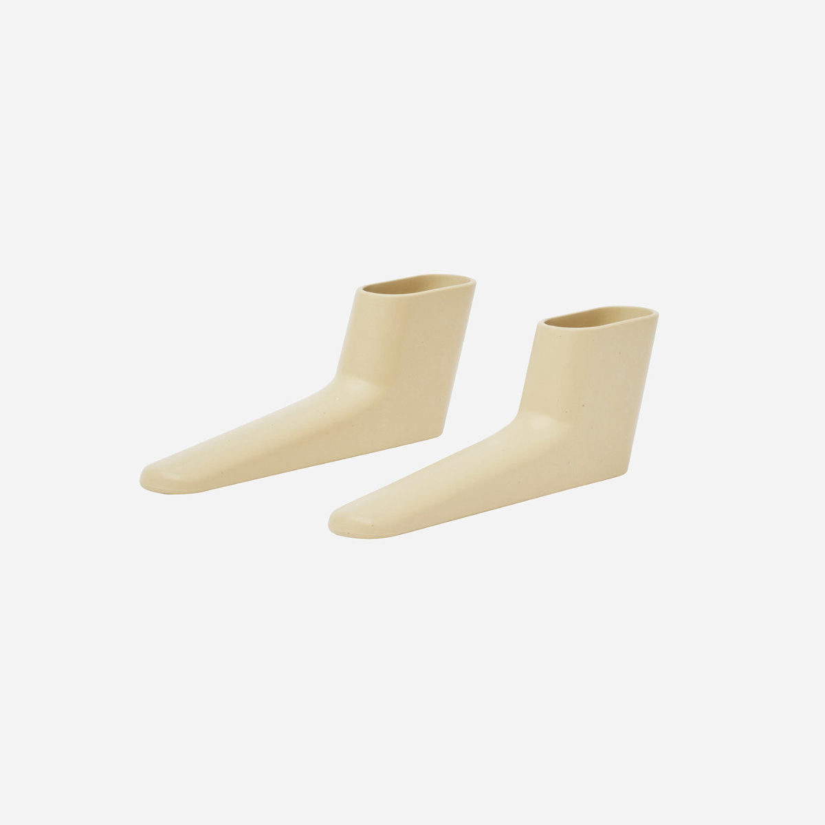 Beige Vase mit asymmetrischem Design - schräge Ansicht