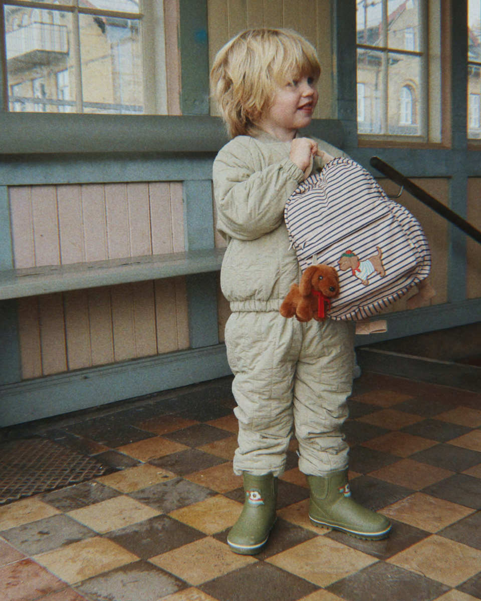 Konges Sløjd Nohr Mini Waterdichte Rucksack gestreift - getragen am Model