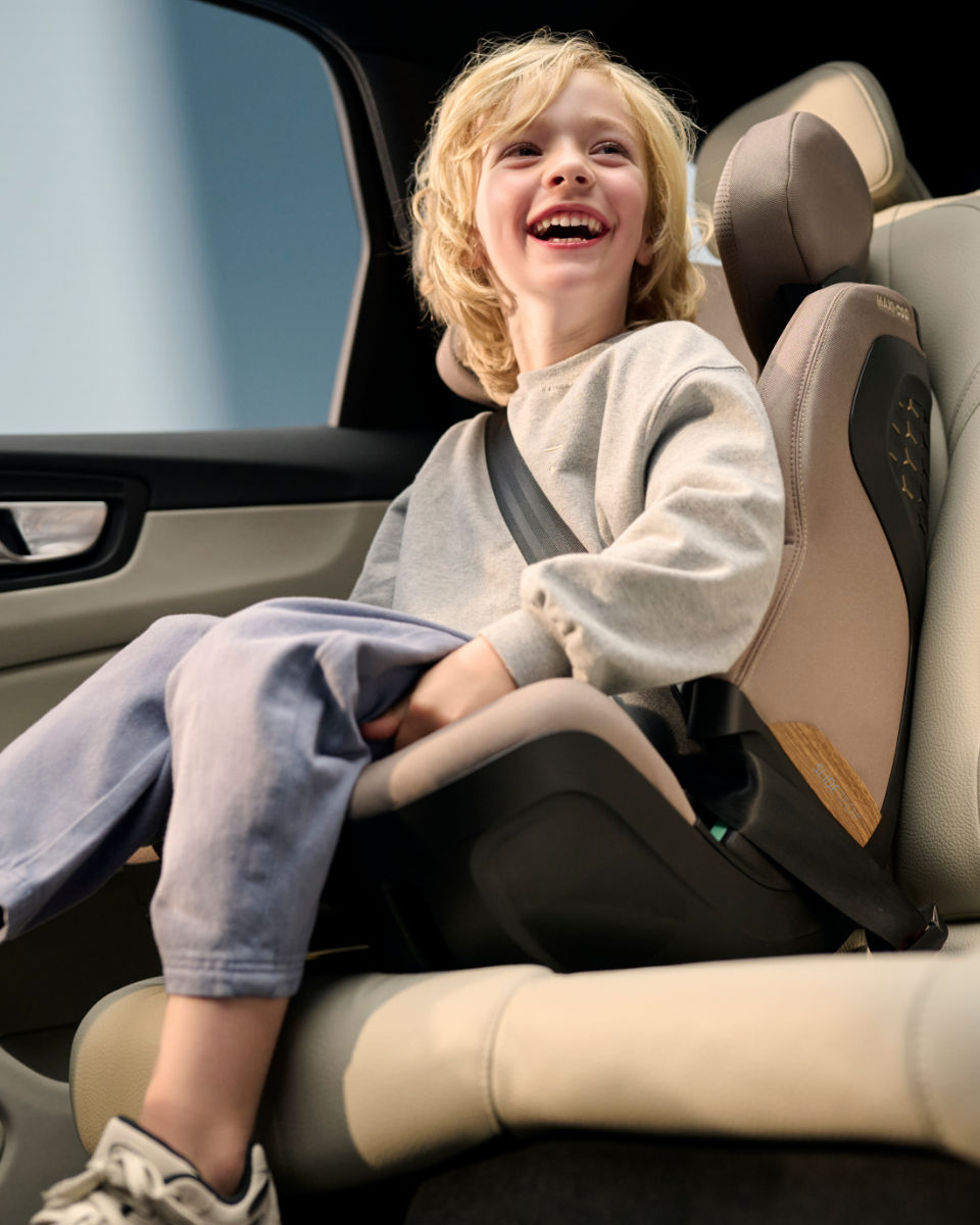 Maxi-Cosi Pearl XL Slide Pro i-Size Car Seat (3M-12Y)
