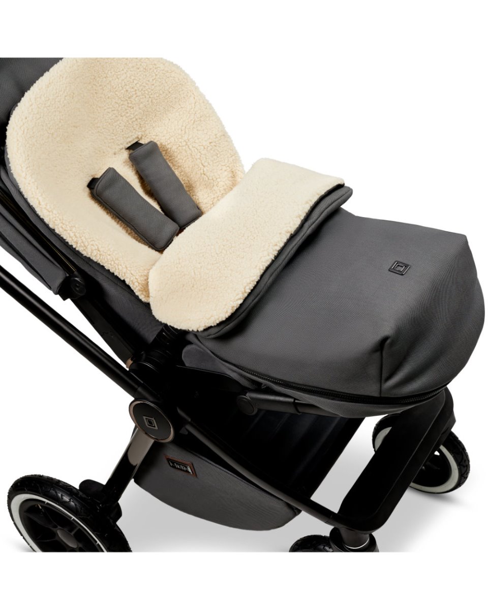 Moon Premium Footmuff (with removable teddy fur)