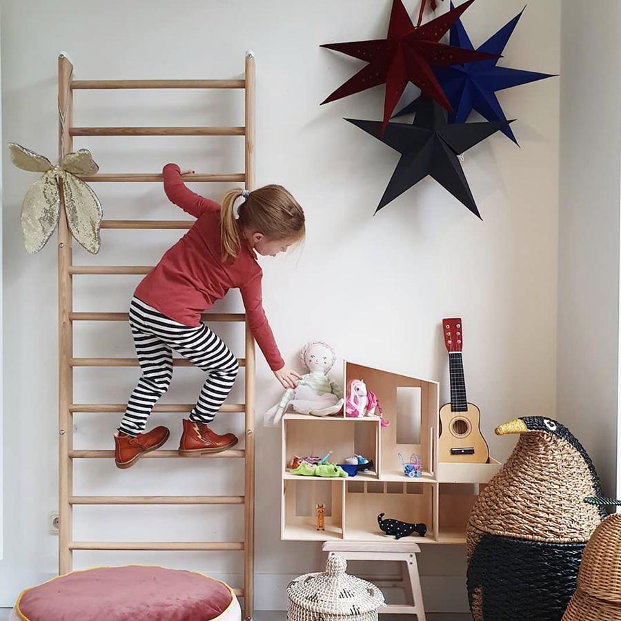 KAOS Endeløs Sprossenwand in Holz - Kinderzimmeransicht