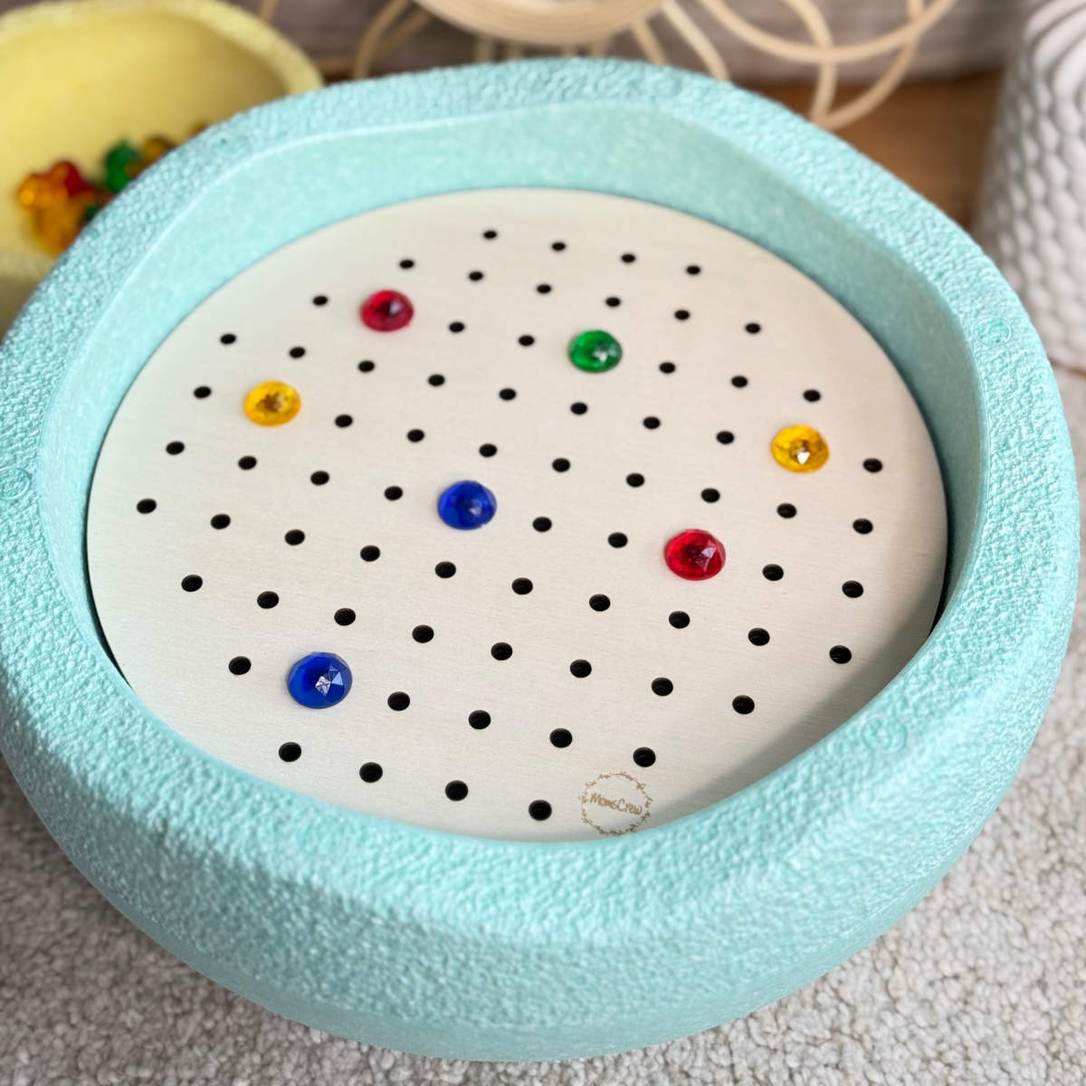 Momscrew Set Aktivitätsplatte Löcher + 80 Mosaik- & 50 Gummiringestecker