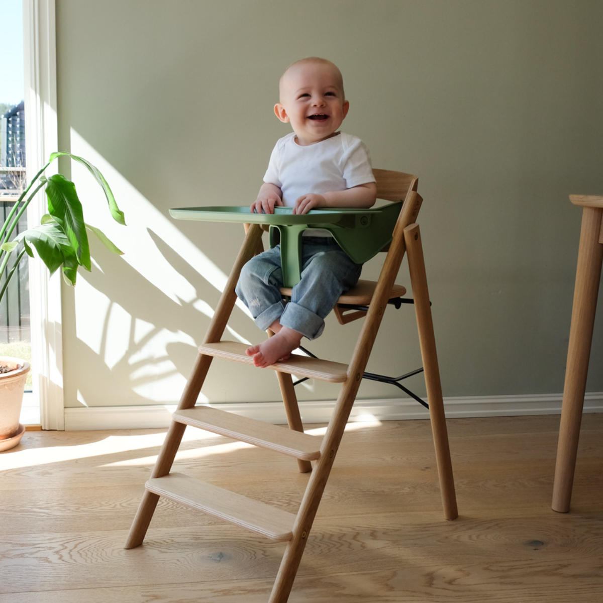 KAOS Klapp Tray aus recyceltem Plastik