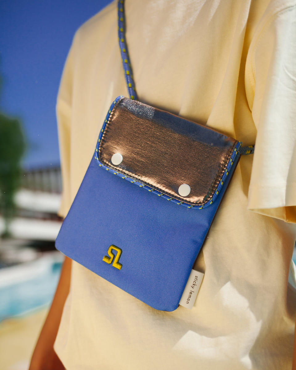 Sticky Lemon Wallet Bag