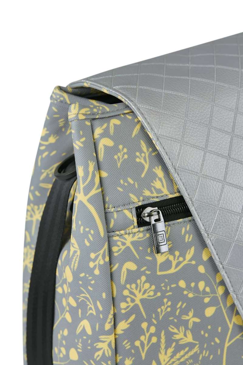 Moon Wickeltasche