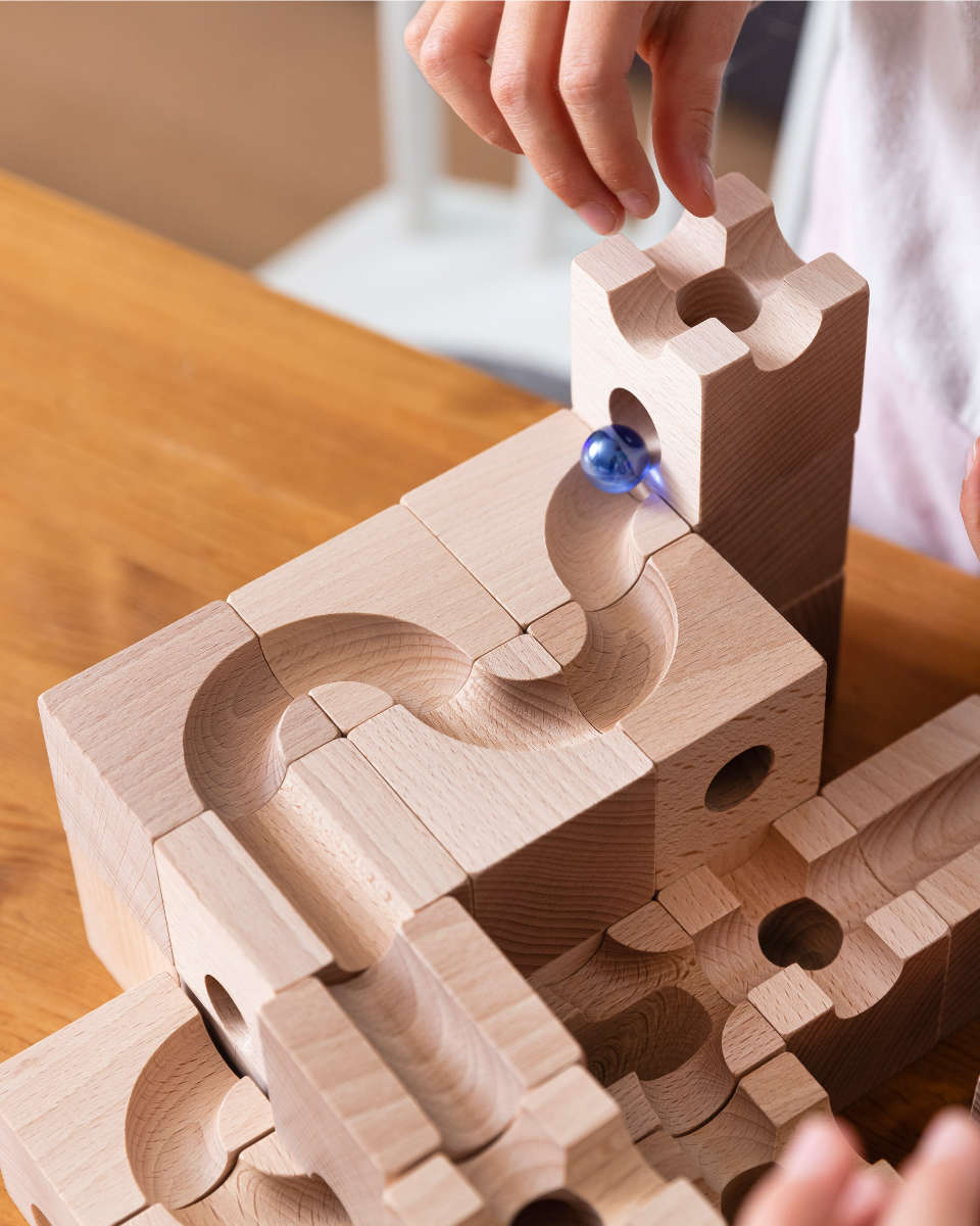 CUBORO STANDARD 32 Marble Run – 32 Piece Starter Set in Swiss Beech Wood