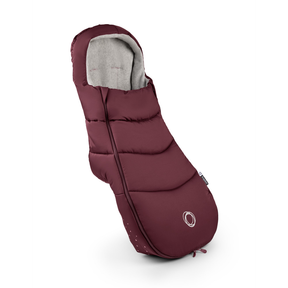 Bugaboo Fußsack in Bordeaux - schräge Ansicht S003114025