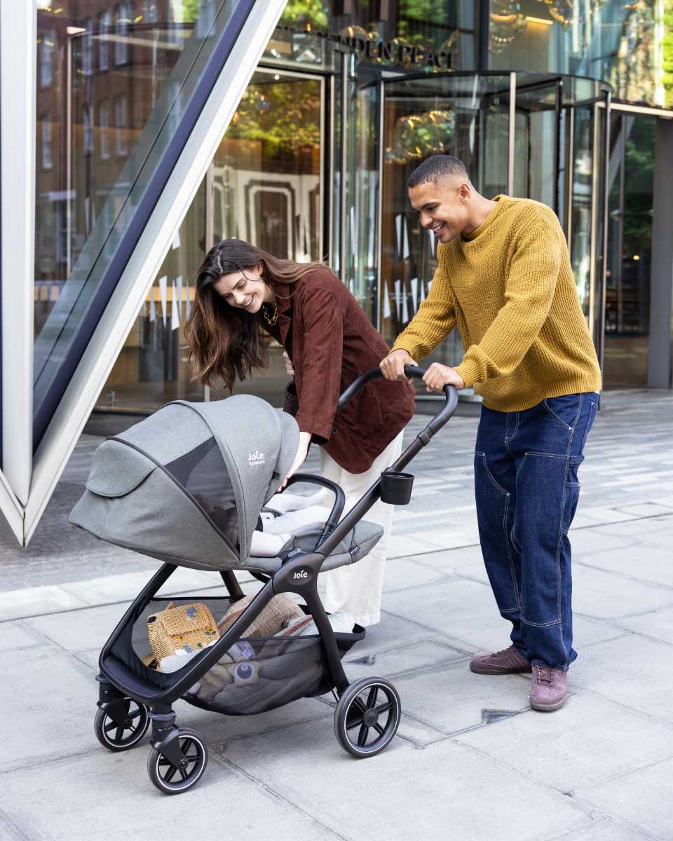 Joie Signature Valora Stroller (incl. Raincover, Cupholder & Adapters)