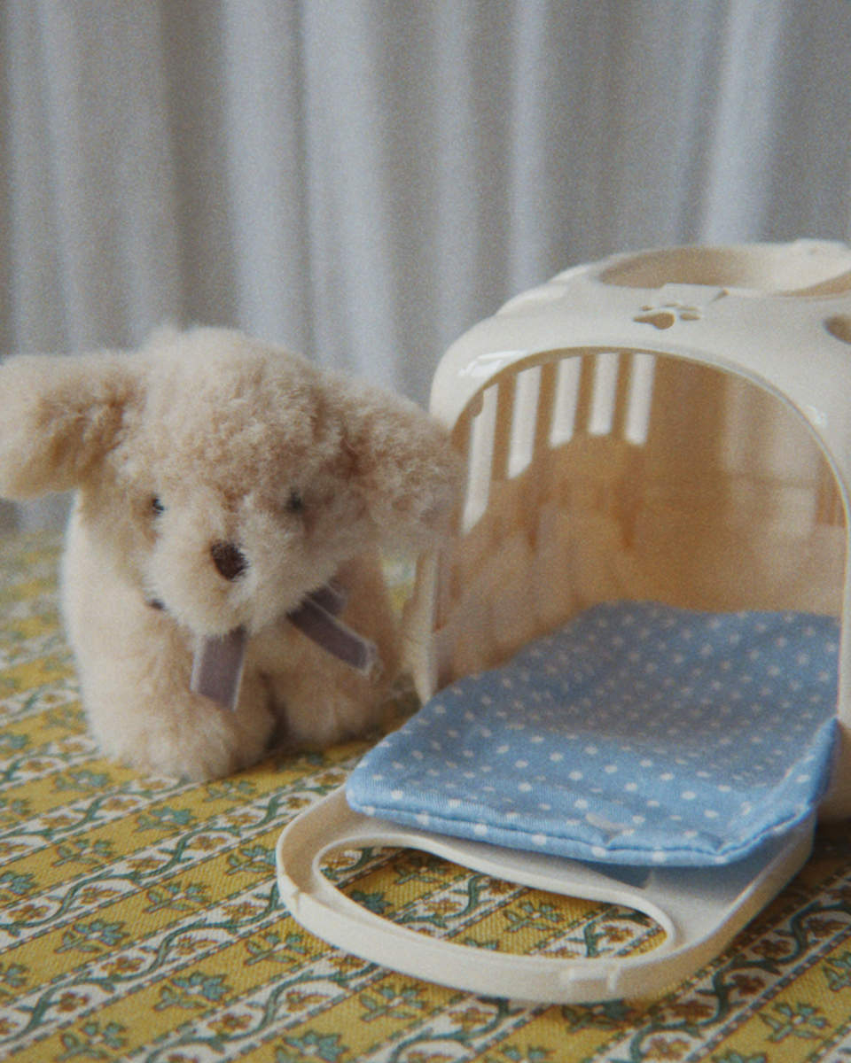 Konges Sløjd Take Care of Me Hund Kuscheltier KS106277 in Beige - Vorderansicht