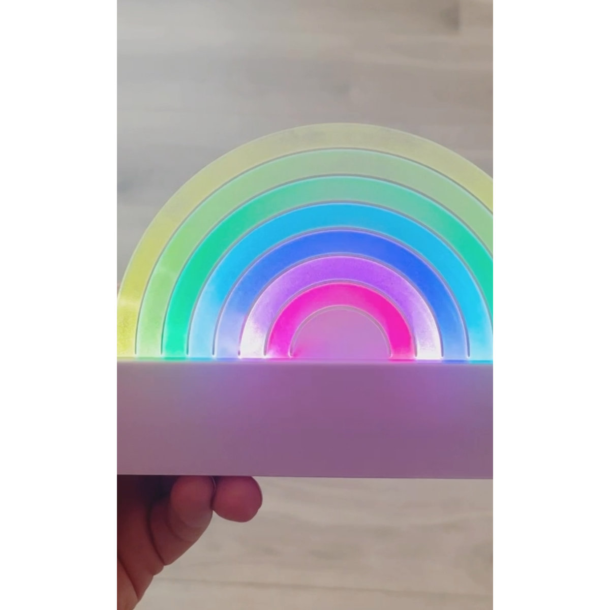 Lalarma Tanzende Regenbogen-Lampe in Bunt - Vorderansicht