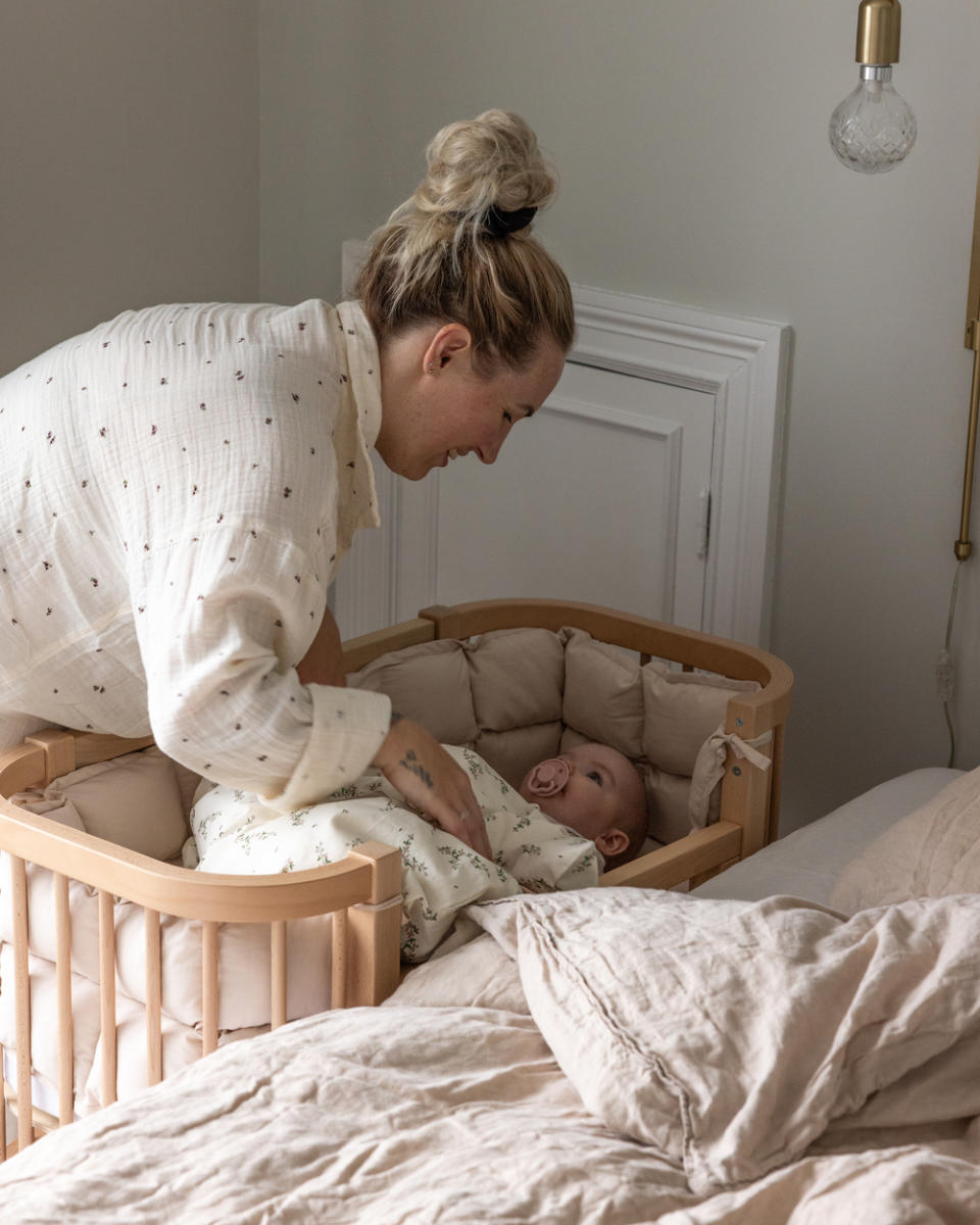 Sebra Bedside Crib made of FSC™ Wood