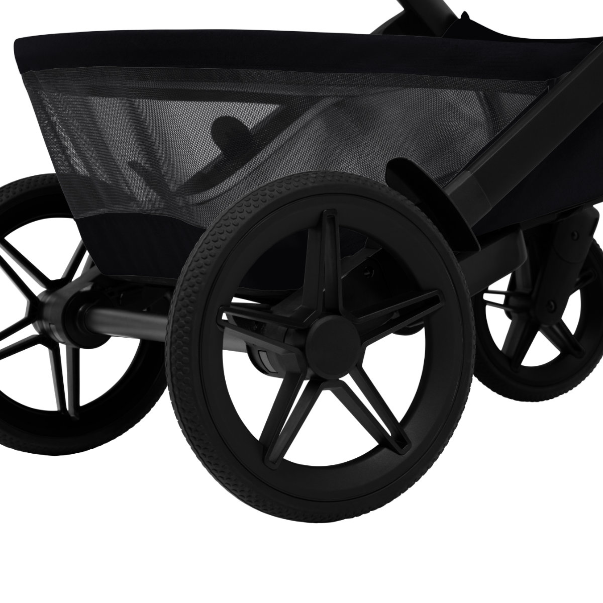 Schwarzer Kinderwagen mit Rädern - Detailansicht