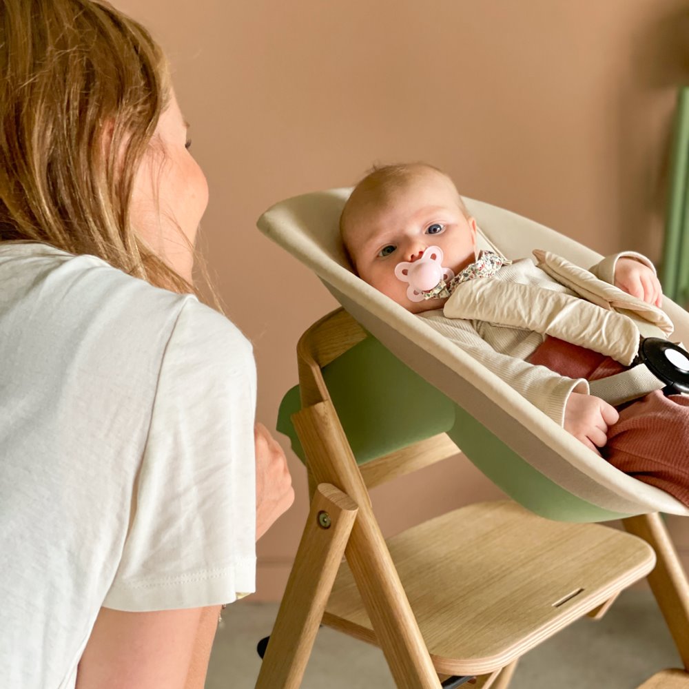 KAOS Klapp Babysitz für Neugeborene, aus recyceltem Meeresmüll