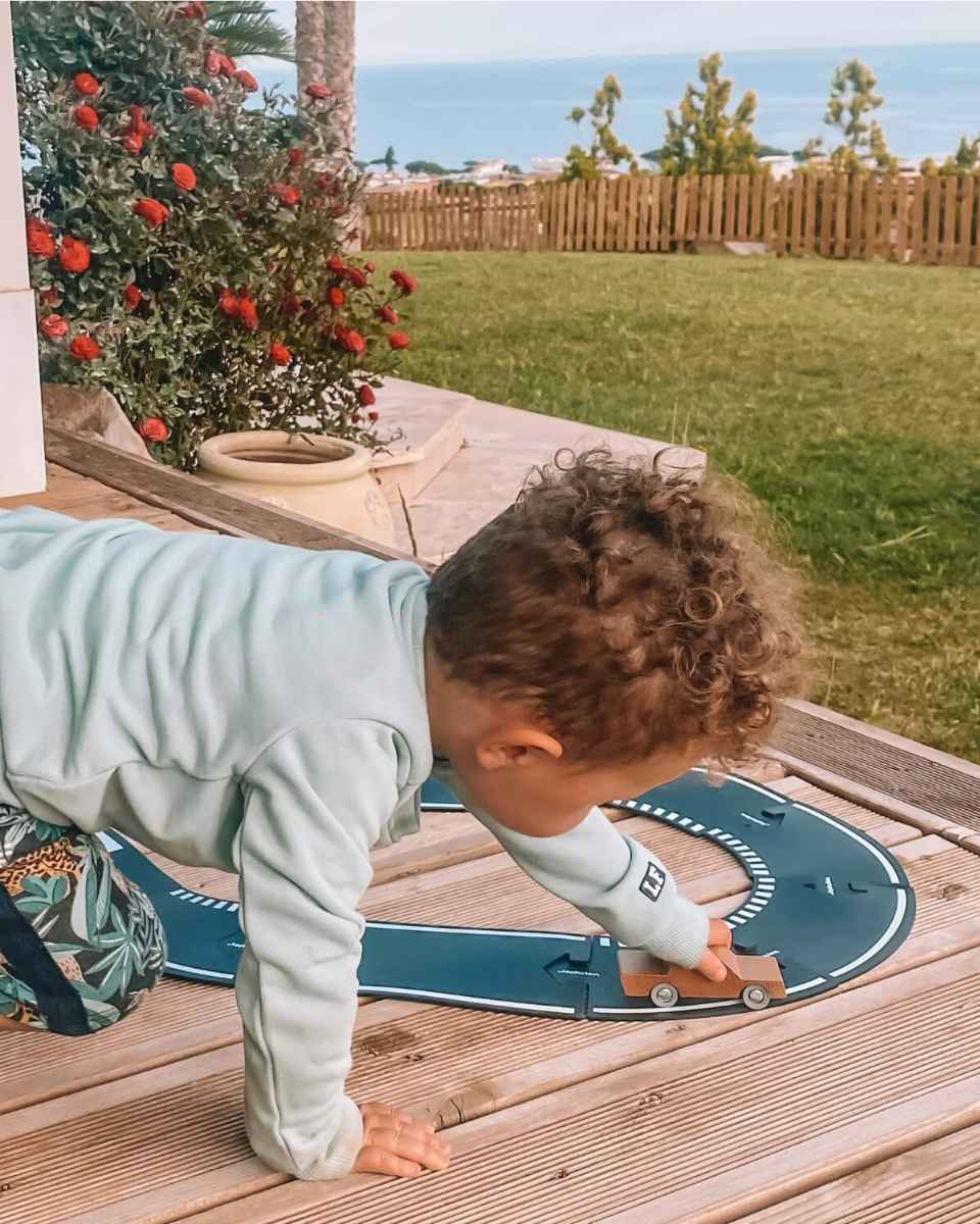Waytoplay Grand Prix Large Race Track – Flexible Spielstraße für Kinder, 24-teilig