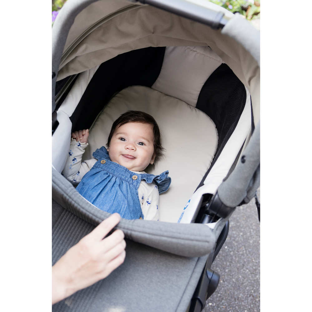 Joie Signature Vinca 4-in-1 Travel System incl. i-Level Pro i-Size Car Seat & i-Base Encore