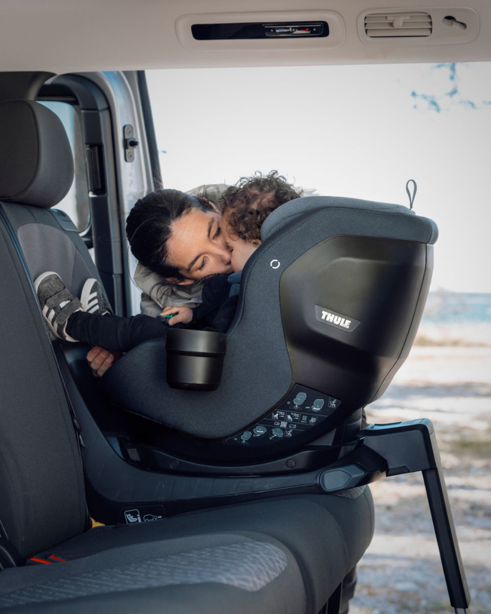 Thule Elm Connect 360 i-Size Child Car Seat