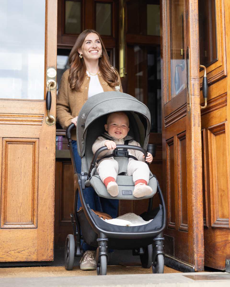 Joie Signature Valora Stroller (incl. Raincover, Cupholder & Adapters)