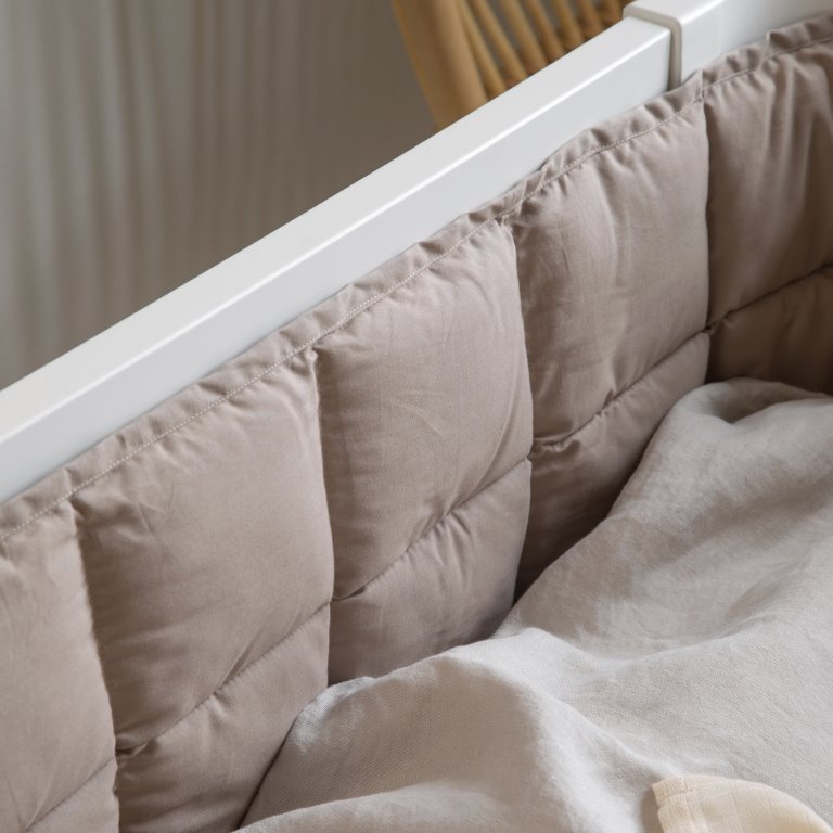 Sebra Bettumrandung mit Kapokfüllung, Beige - Detailansicht, Artikelnummer 100430014