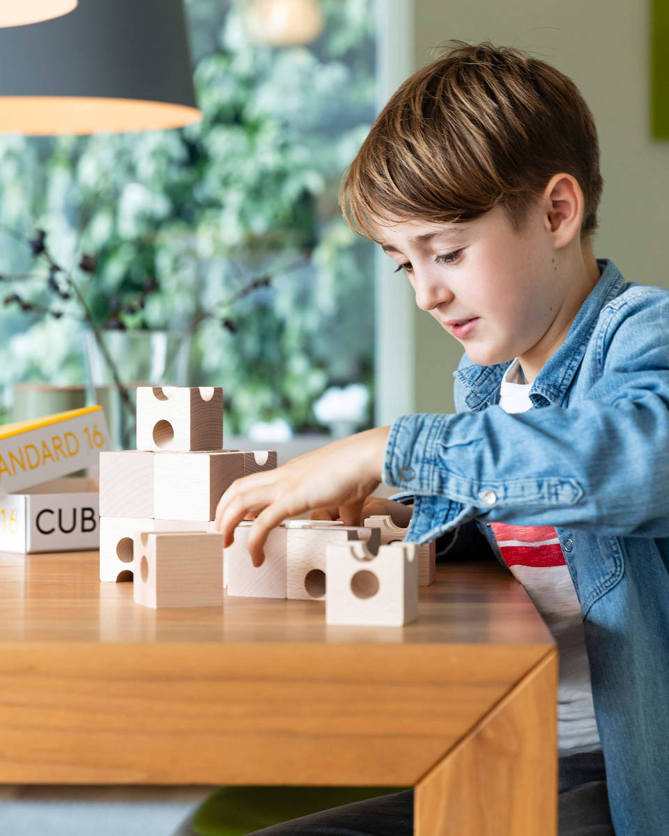 CUBORO Kugelbahn STANDARD 16 das Starter Set, 16-teilig