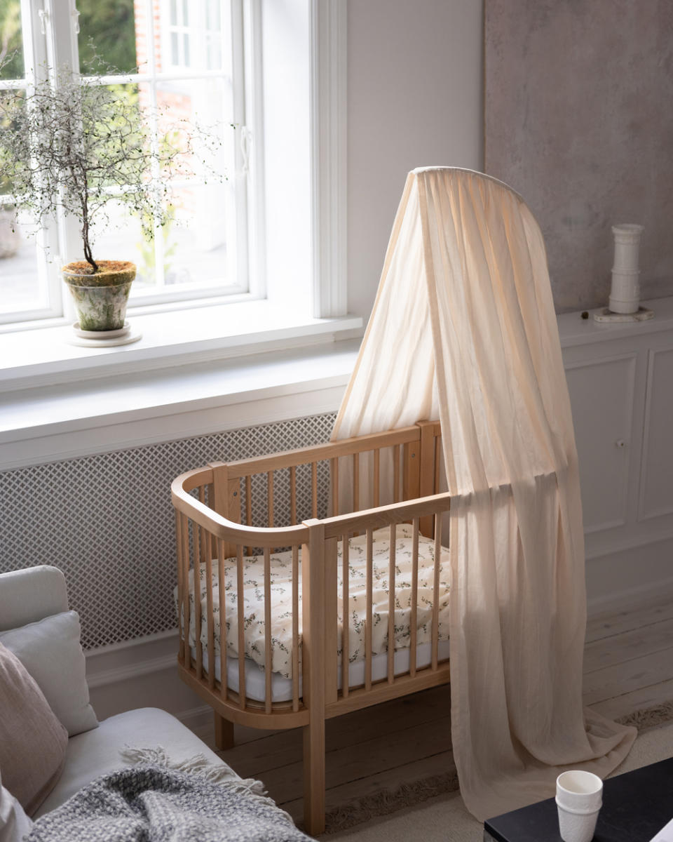 Sebra Bedside Crib made of FSC™ Wood
