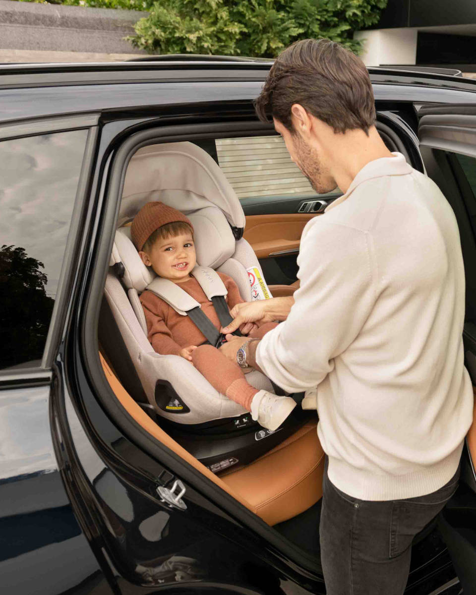 Nuna PRUU aire i-Size Kindersitz (40-105 cm), inkl. Verdeck
