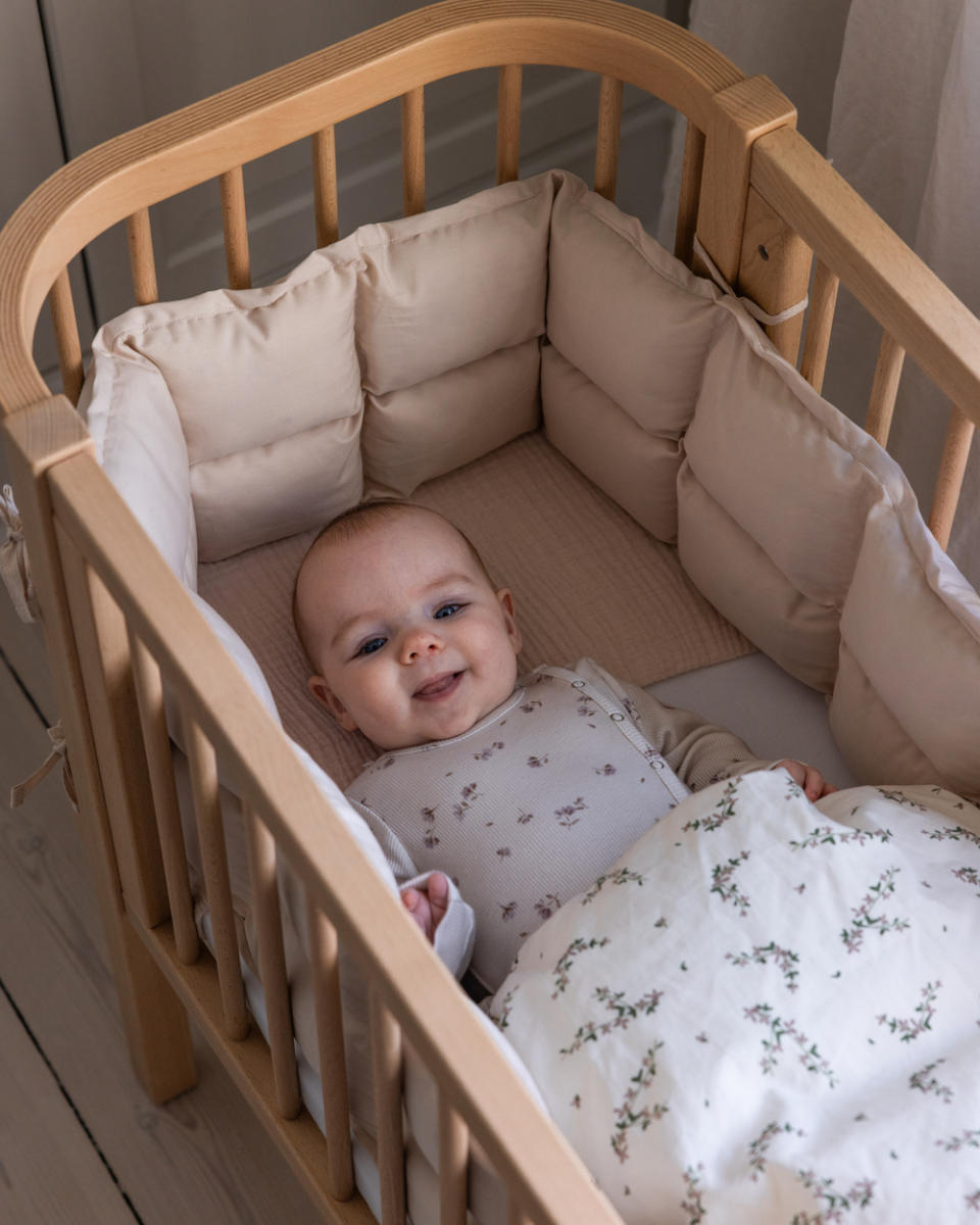 Sebra Bedside Crib made of FSC™ Wood