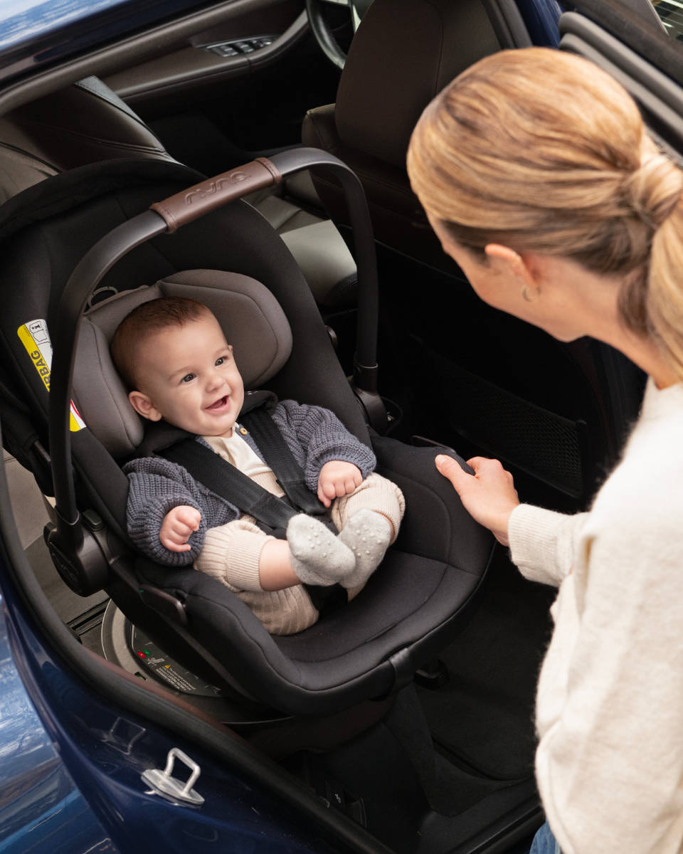 Bugaboo Dragonfly Plus Kinderwagen Set 3 in 1 inkl. Nuna Arra Flex i-Size Babyschale