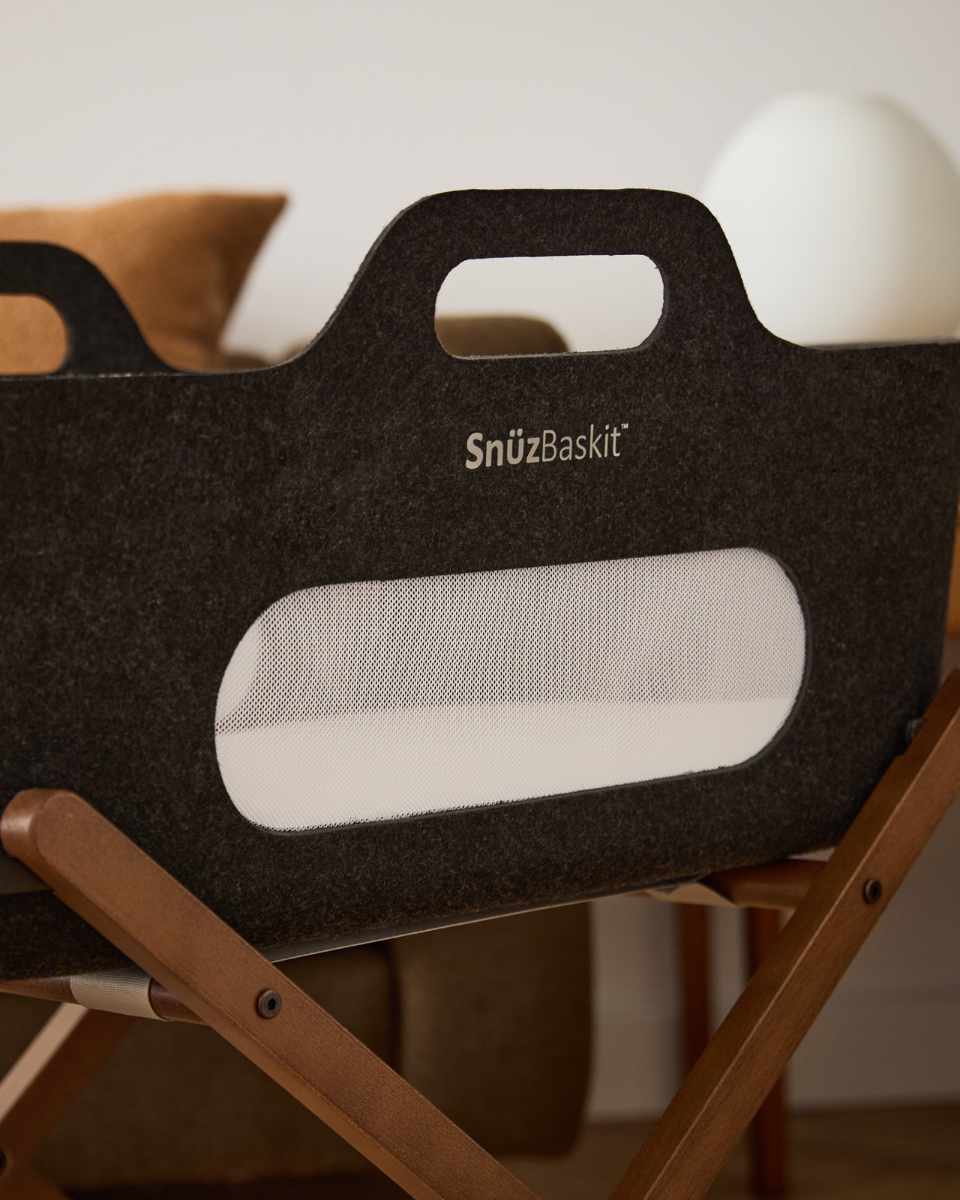 Snüz SnüzBaskit with Stand