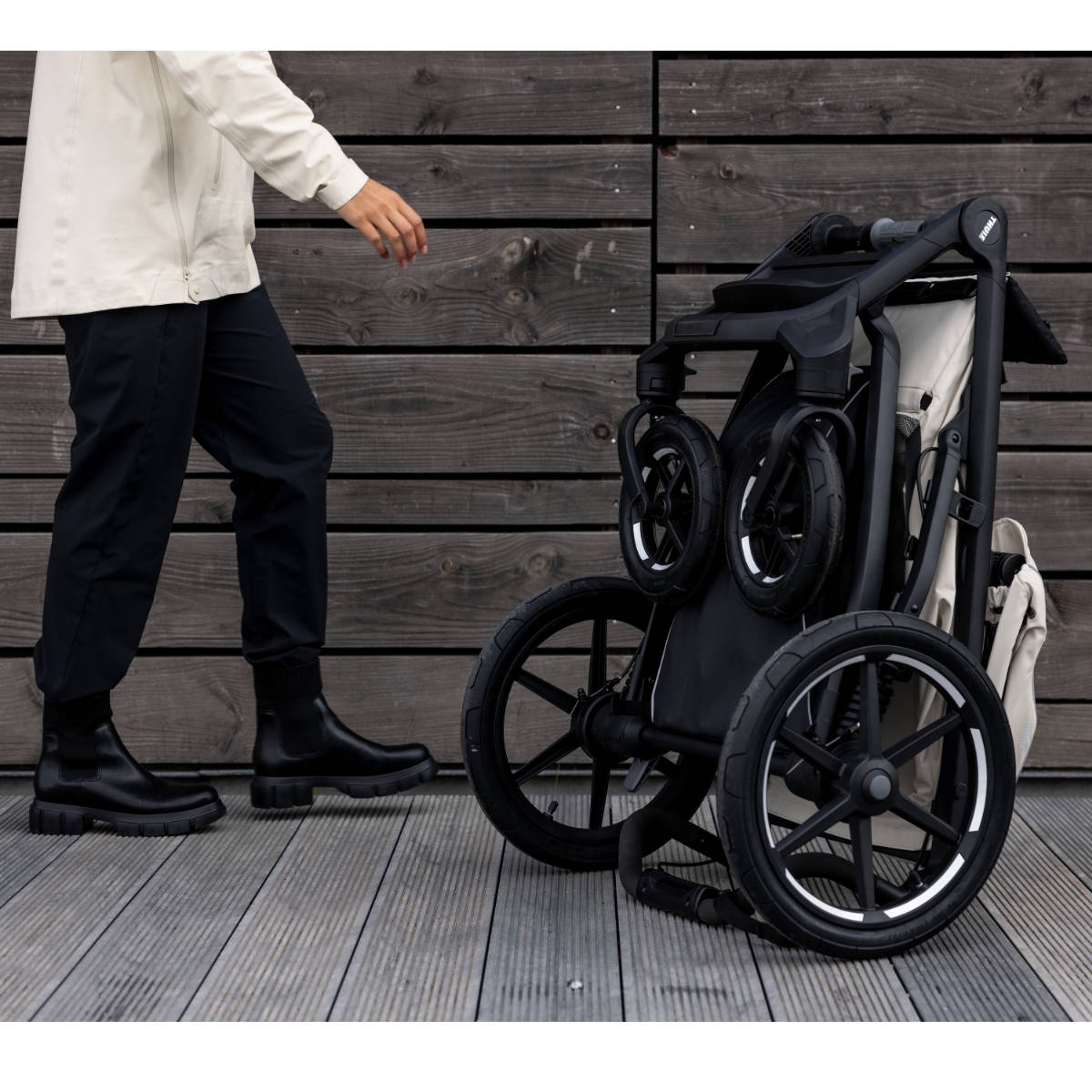 Thule Urban Glide 4-wheel Kinderwagen Set 3 in 1 inkl. Cybex Cloud T i-Size Babyschale