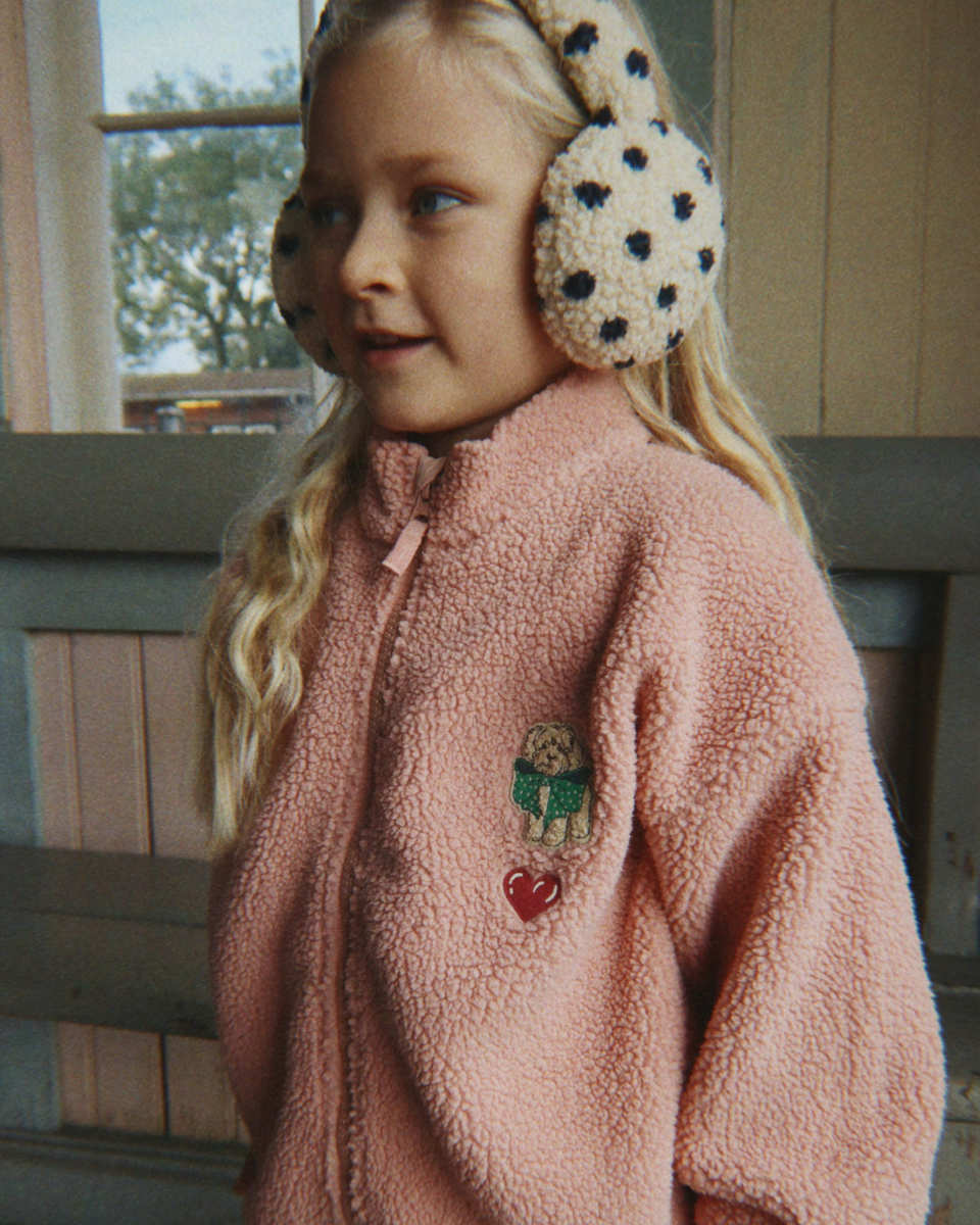 Konges Sløjd Jody Teddy Fleece Ohrwärmer - Seitenansicht