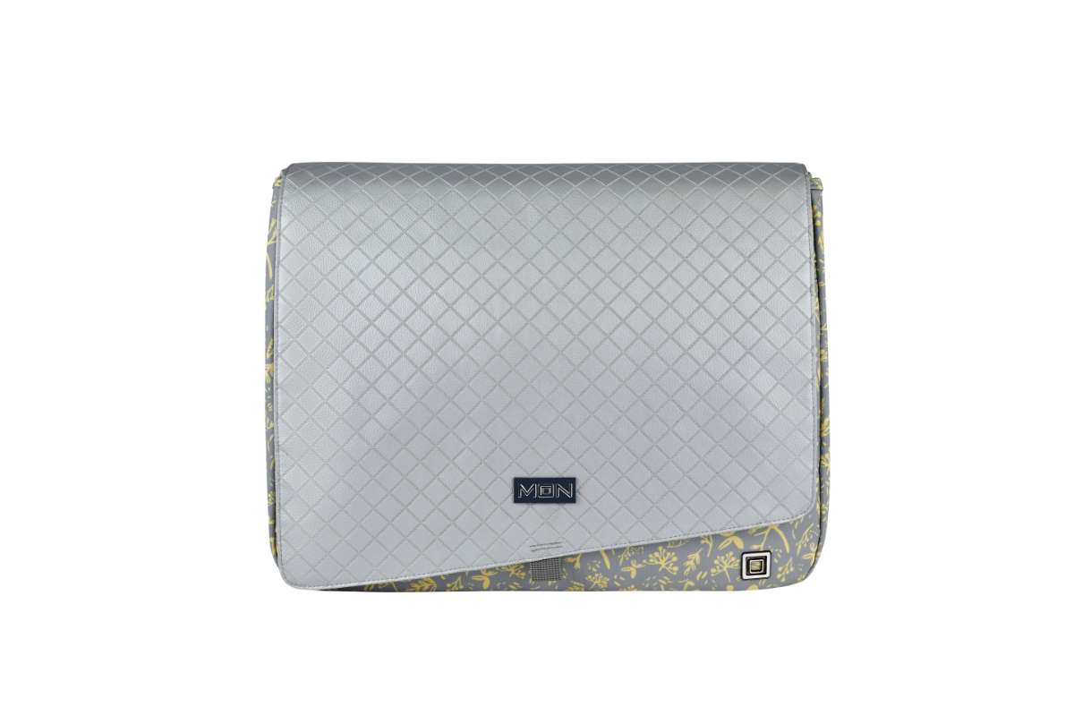Moon Wickeltasche