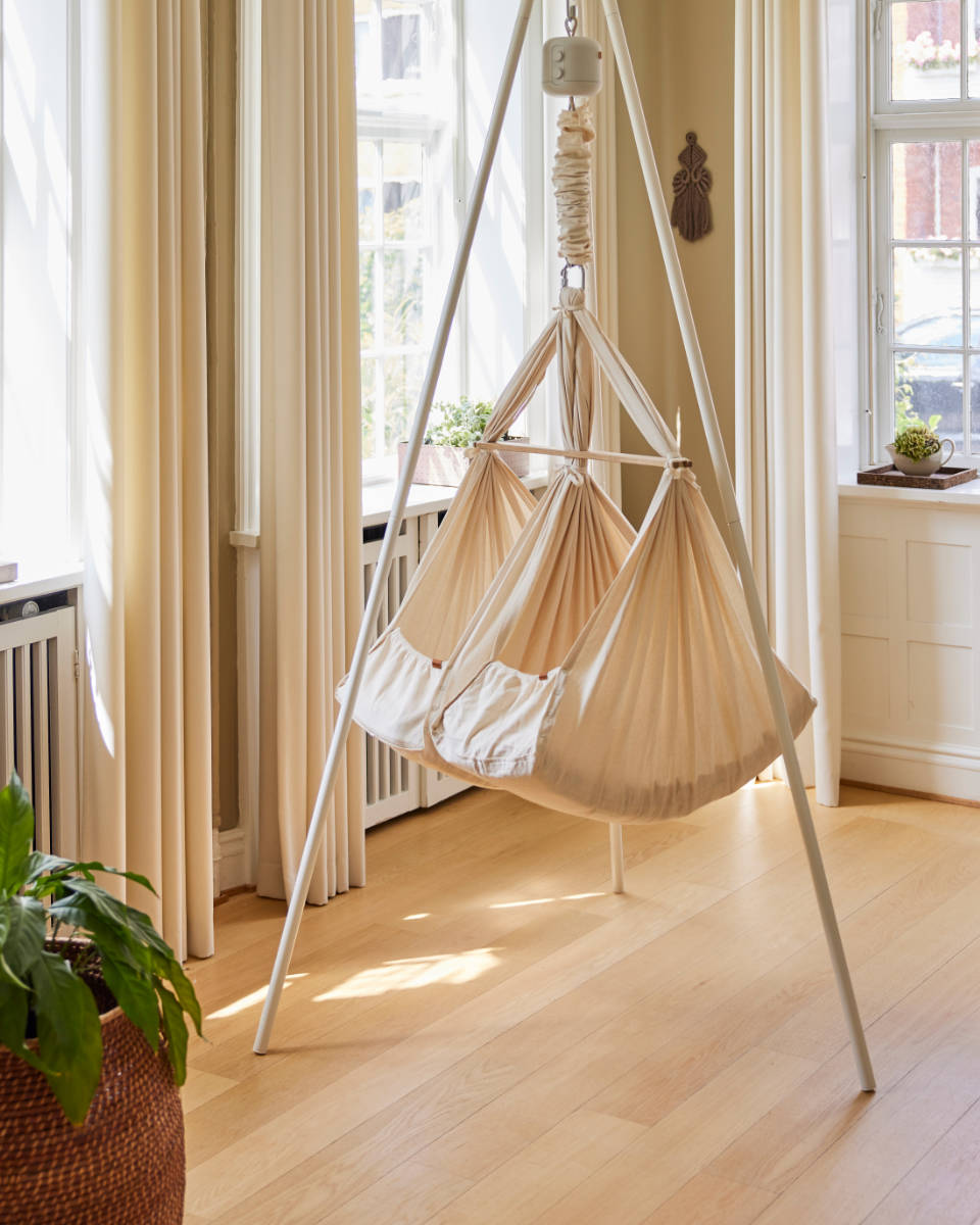 Membantu Basic Set Twin Baby Hammock with Motor and Stand